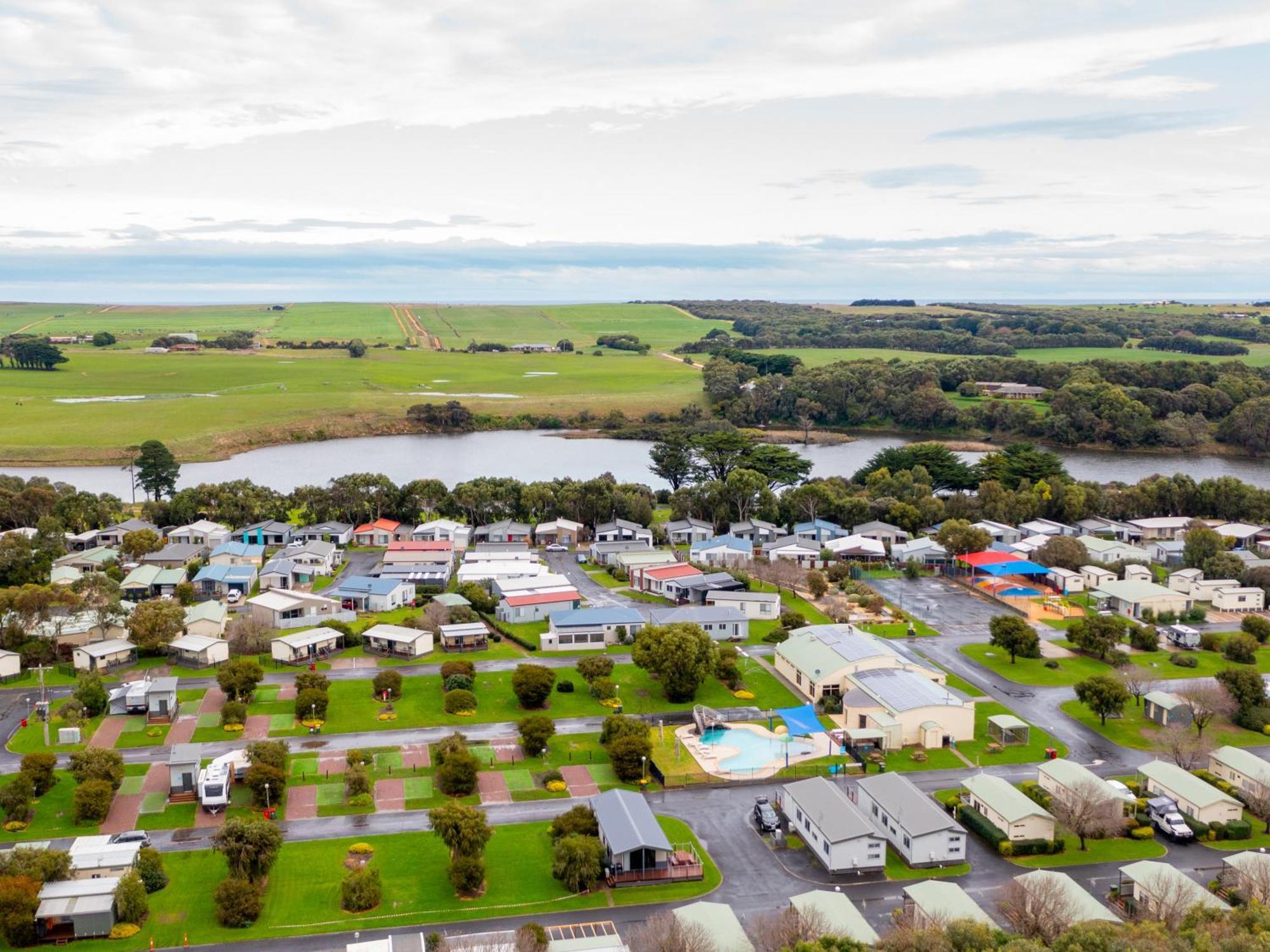 Nrma Warrnambool Riverside Holiday Park Hotel Exterior photo